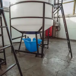 Емкость ЦКТ 5000 л с патрубком 110мм белая в обрешетке